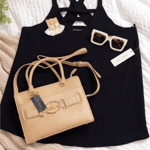 🧸 4FER BEBE, Doe and Rae shirt bundle